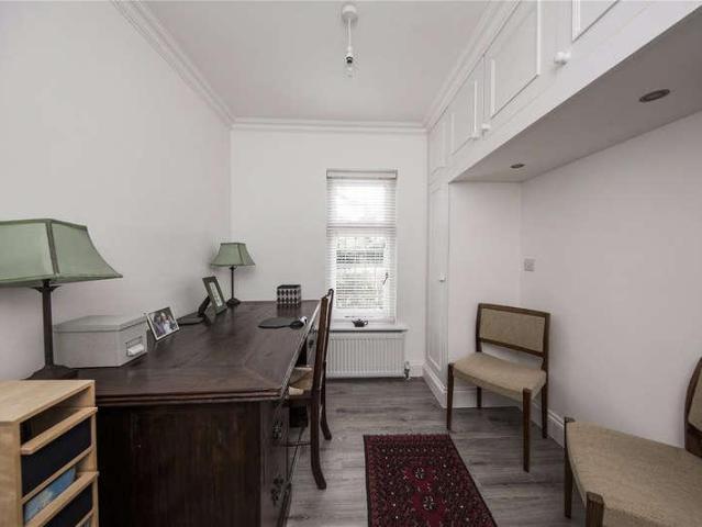 Flat for sale in Broadwater Down, Sandown Park
