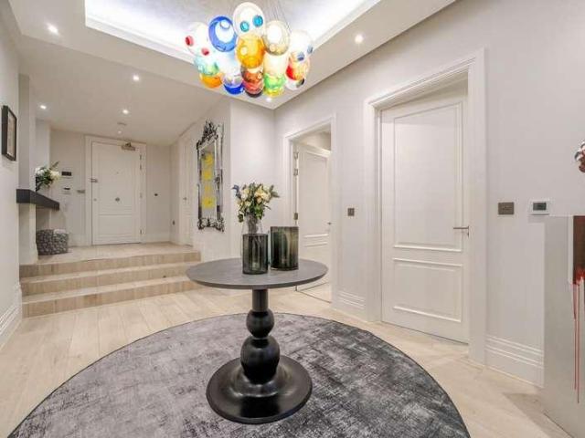 Flat for sale in Elstree and Borehamwood, Elstree