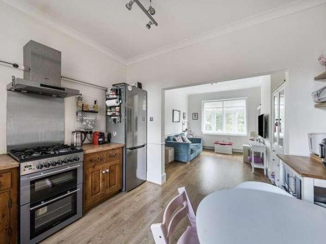 Flat for sale in Little Stanmore, Greater London