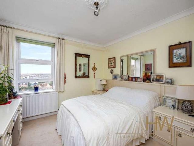 Flat for sale in Aldrington