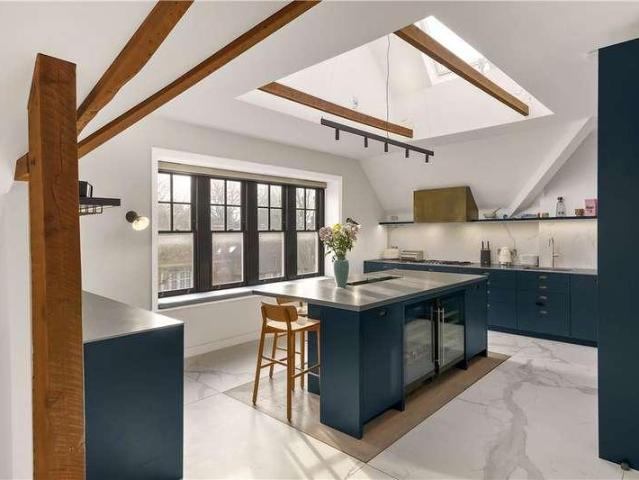 Flat for sale in West Hampstead, Greater London