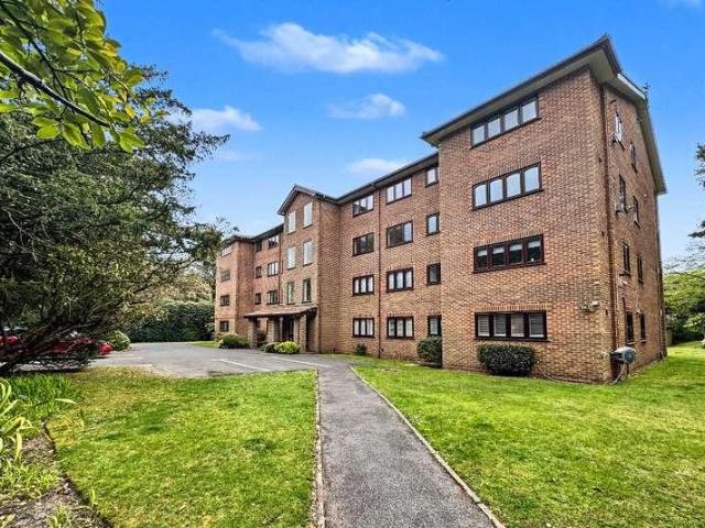 Flat for sale in West Cliff, Bournemouth