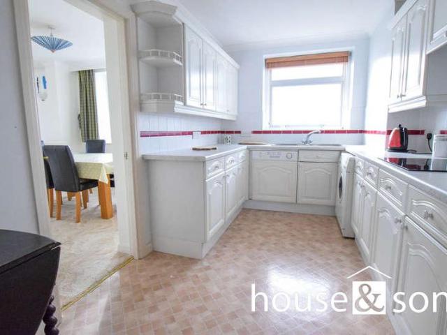 Flat for sale in Lansdowne, Springbourne