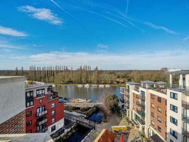 Flat for sale in Royal Borough of Kingston upon Thames, Greater London
