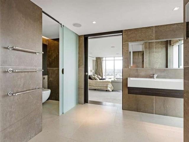 Flat for sale in Wandsworth, Greater London