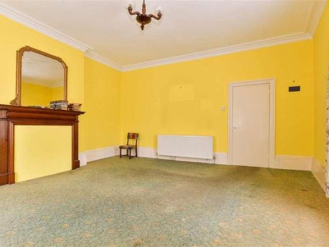 Flat for sale in Cowlease, Ventnor