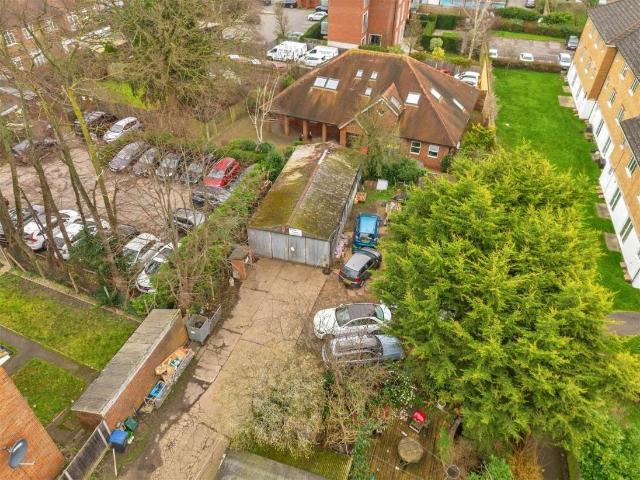 Flat for sale in Southgate, Oakwood