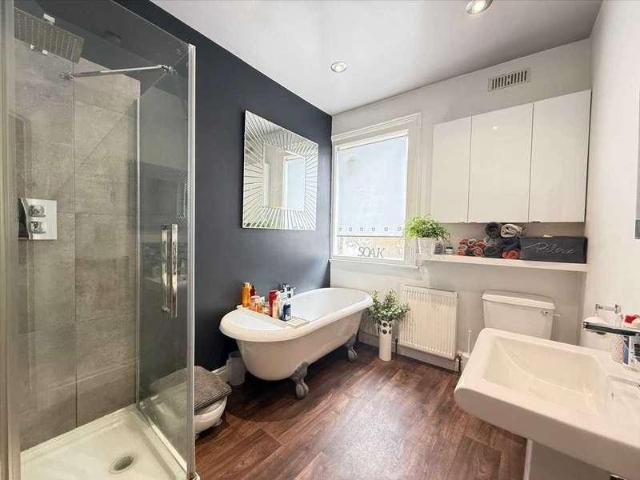 Flat for sale in Sefton