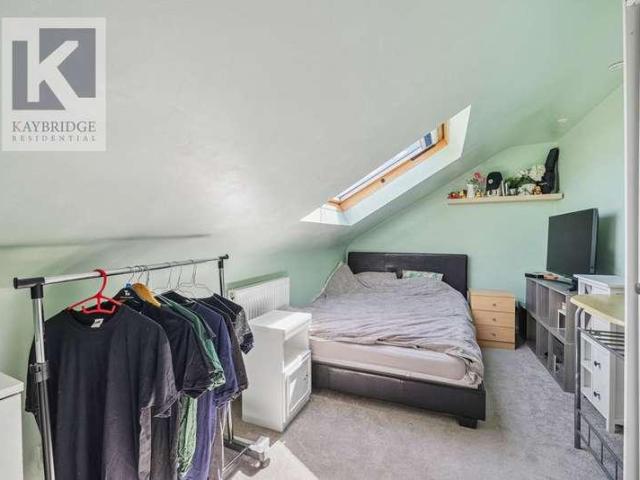 Flat for sale in West Ewell, Ewell