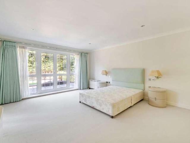 Flat for sale in Whiteley Village, Blackhills