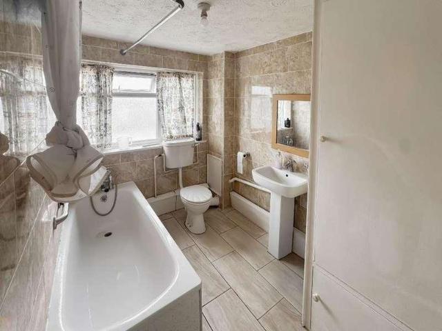 Flat for sale in Bognor Regis, Arun