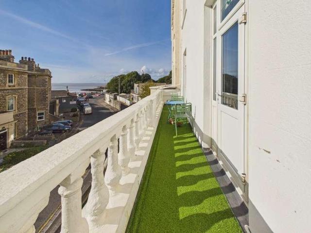Flat for sale in Cliftonville, Weston-super-Mare