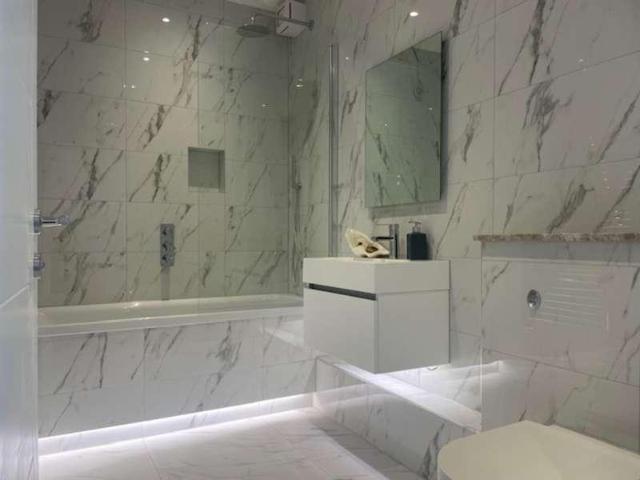 Flat for sale in Berrylands, Greater London