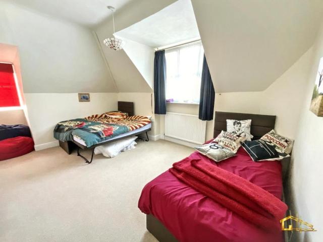 Flat for sale in Central, Heathlands