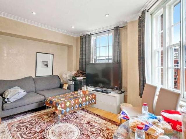 Flat for sale in Paddington, Greater London