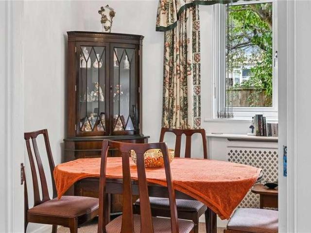 Flat for sale in Beckenham, Greater London
