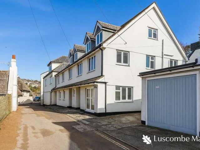 Flat for sale in Strode, Devon
