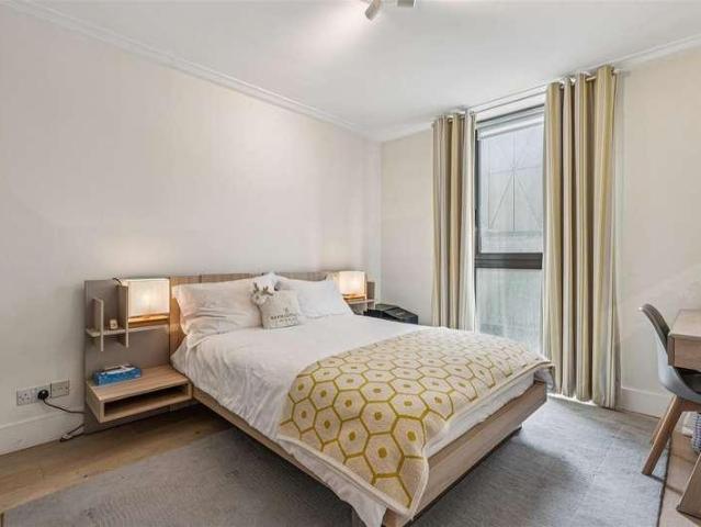 Flat for sale in Brook Green, Greater London