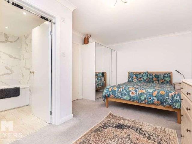 Flat for sale in Boscombe, Bournemouth