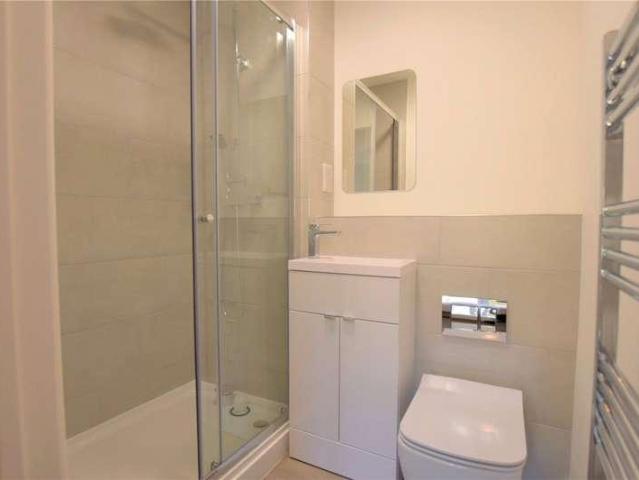 Flat for sale in London Borough of Croydon, Purley