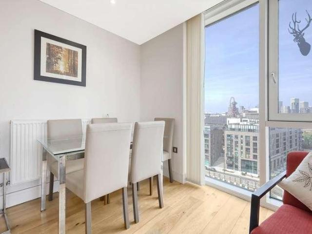 Flat for sale in Stratford Marsh, Greater London
