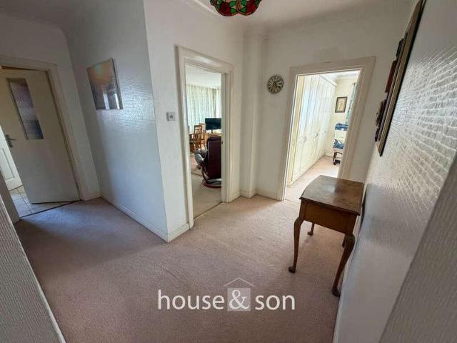 Flat for sale in West Cliff, Bournemouth