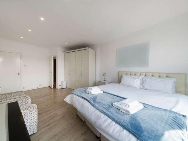 Flat for sale in Chelsea, Greater London
