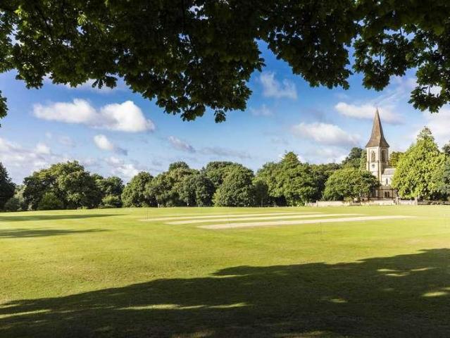 Flat for sale in Southborough, Sandown Park