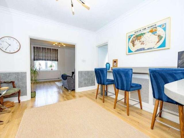 Flat for sale in High Barnet, Greater London