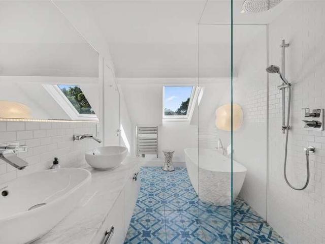 Flat for sale in West Hampstead, Greater London