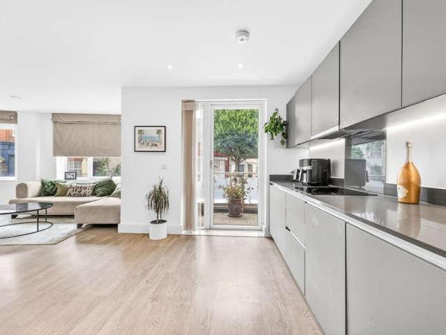 Flat for sale in Greater London