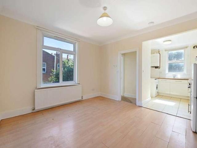 Flat for sale in Dollis Hill, Greater London