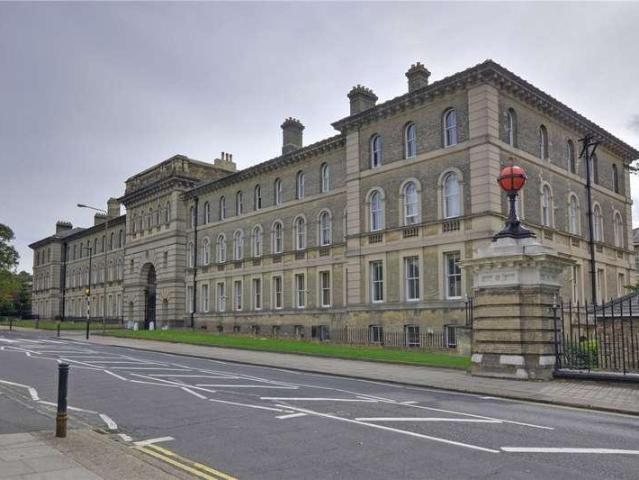 Flat for sale in Shooters Hill, Greater London