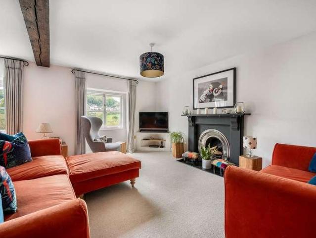 Flat for sale in Thrupp, School House