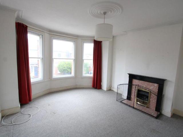 Flat for sale in Finchley, Greater London