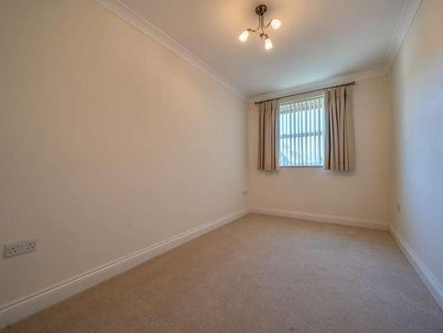 Flat for sale in Ewens Farm, Cheltenham