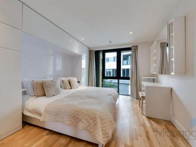 Flat for sale in Old Kent Road, Greater London