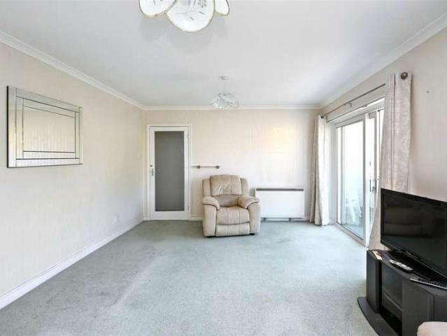 Flat for sale in Eastbourne, East Sussex
