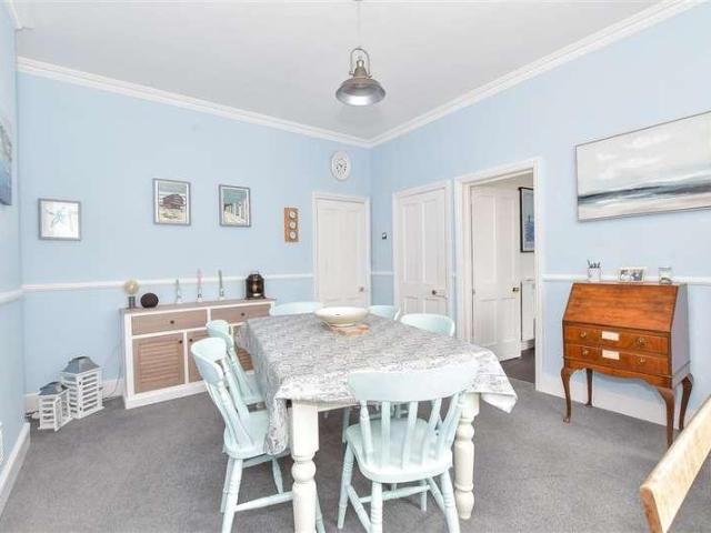 Flat for sale in Cowlease, Ventnor