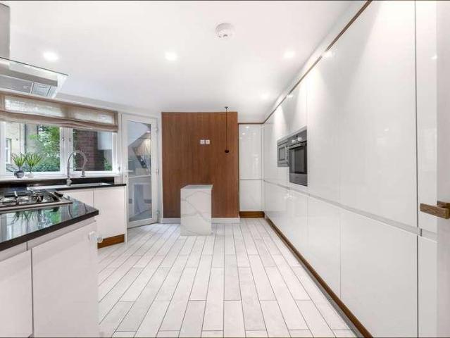 Flat for sale in St. John's Wood, Isle Of Man