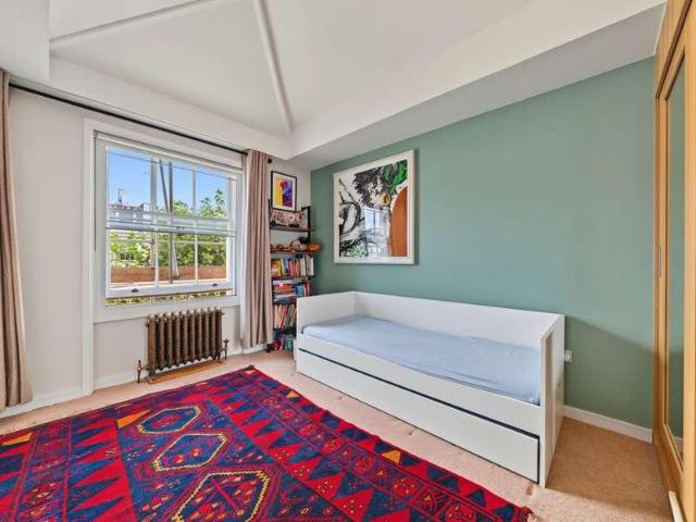 Flat for sale in St. John's Wood, Greater London