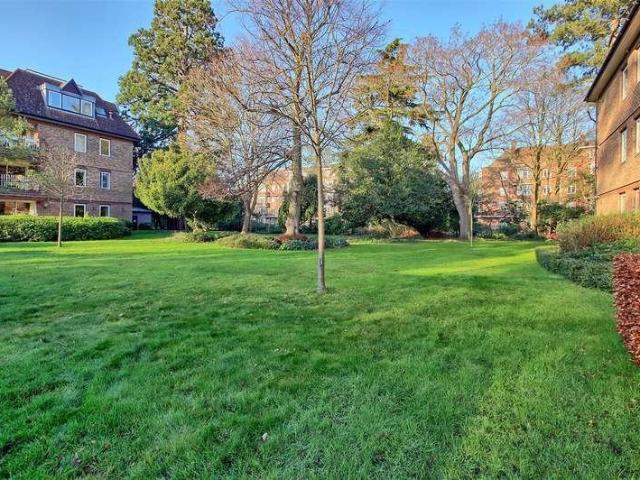 Flat for sale in Arbury, Cambridgeshire