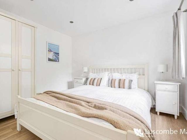 Flat for sale in Strode, Devon