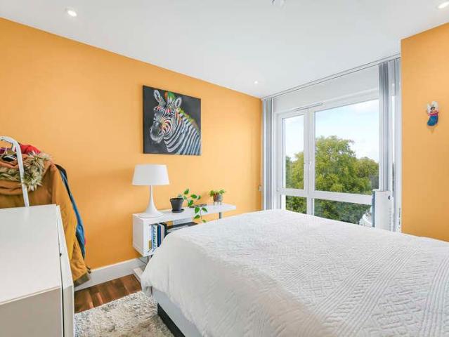 Flat for sale in Norbiton, Greater London