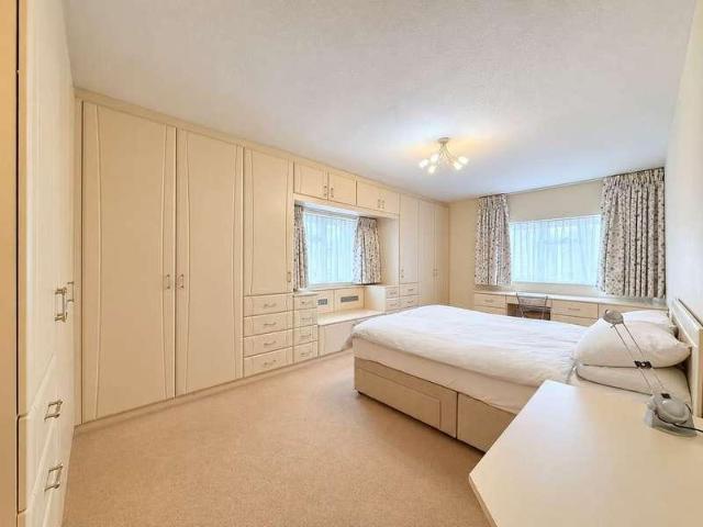 Flat for sale in Greater London