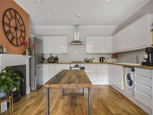 Flat for sale in London Borough of Lewisham, Greater London