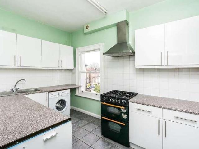 Flat for sale in East Dulwich, Greater London