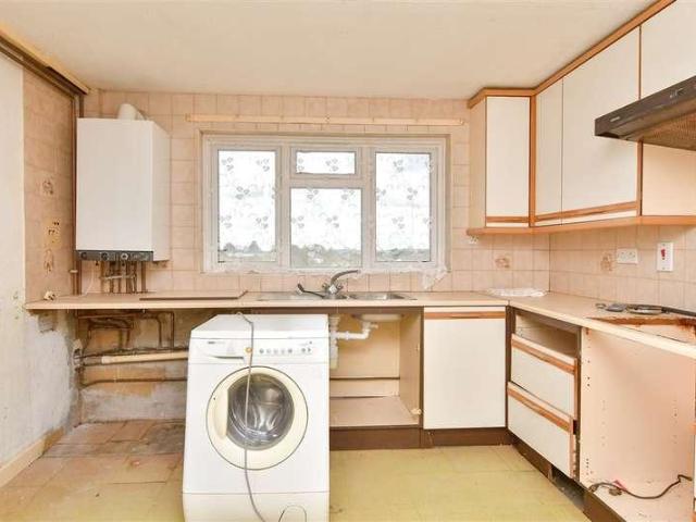 Flat for sale in Wayfield, Chatham