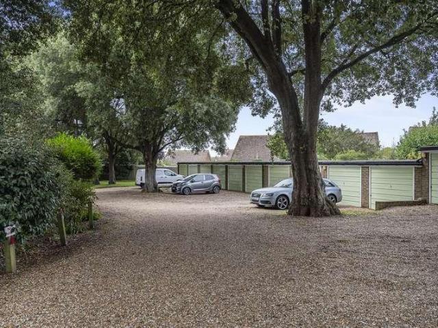 Flat for sale in Seaford, Iford