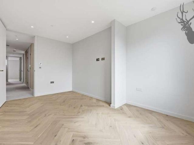 Flat for sale in Haggerston, Greater London